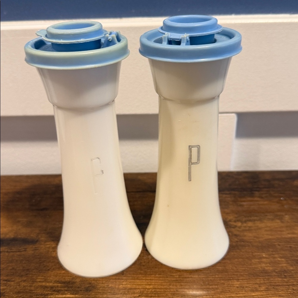 TUPPERWARE LG SALT & PEPPER SHAKERS both with “P” labels *as is*